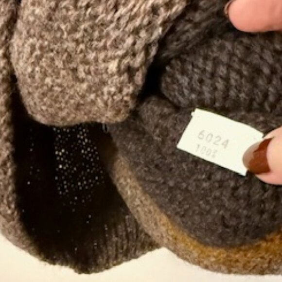 PERRY ELLIS Vintage (1980) 100% Wool Handknit Sweater - Picture 4 of 5